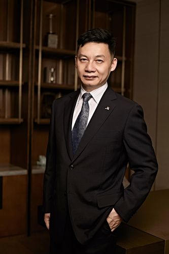huang)先生担任酒店总经理,全面负责酒店管理及运营工作